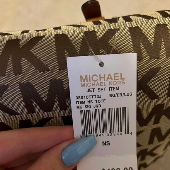 MK purse - Picture 2 of 3